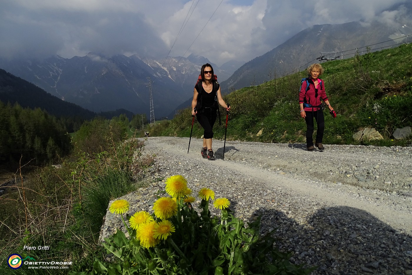 12 Salendo da Foppolo al Passo della Croce.JPG
